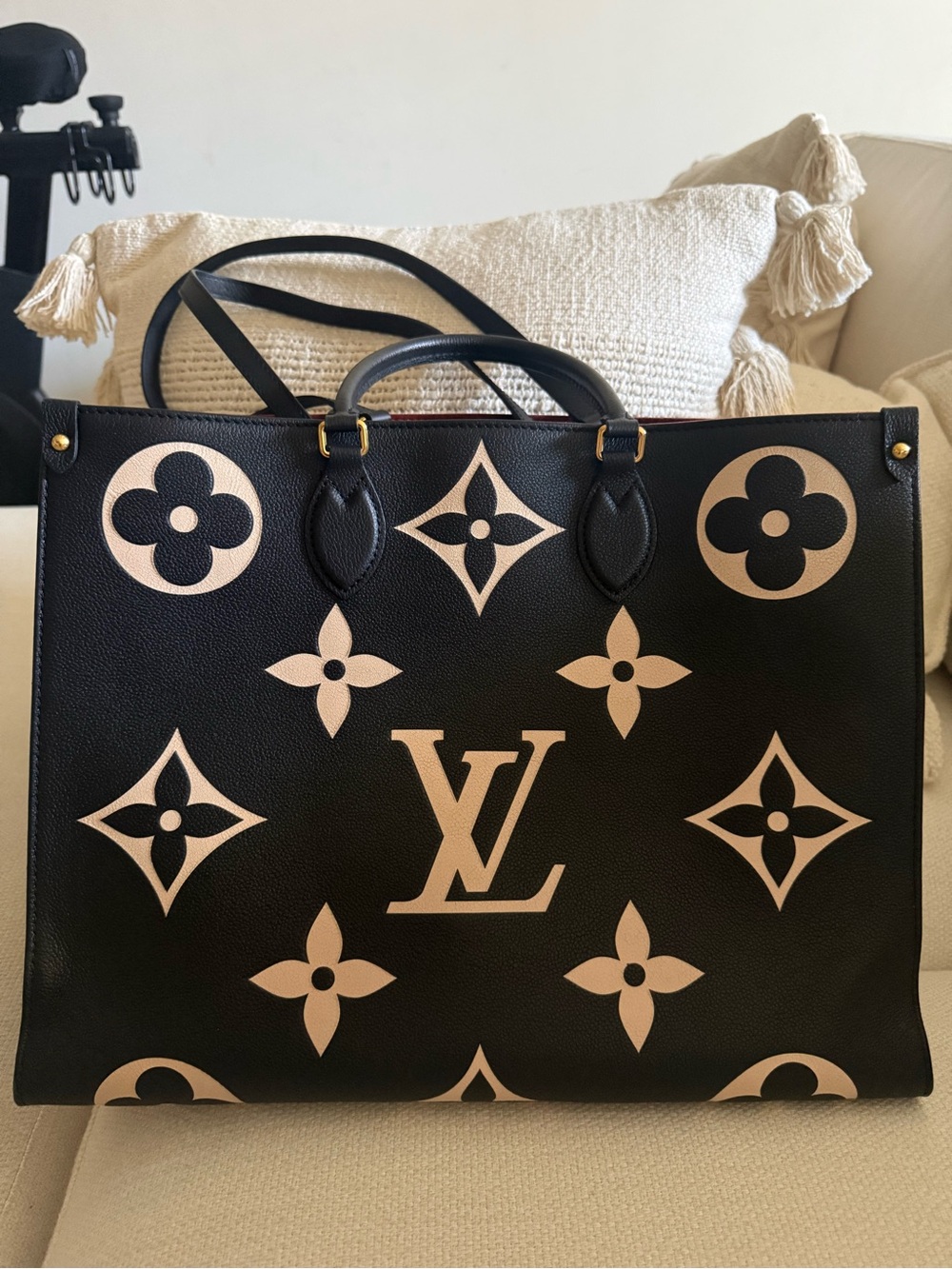 LIKE NEW!!! AUTHENTIC Louis Vuitton On The Go Empriente GM - Picture 3 of 7